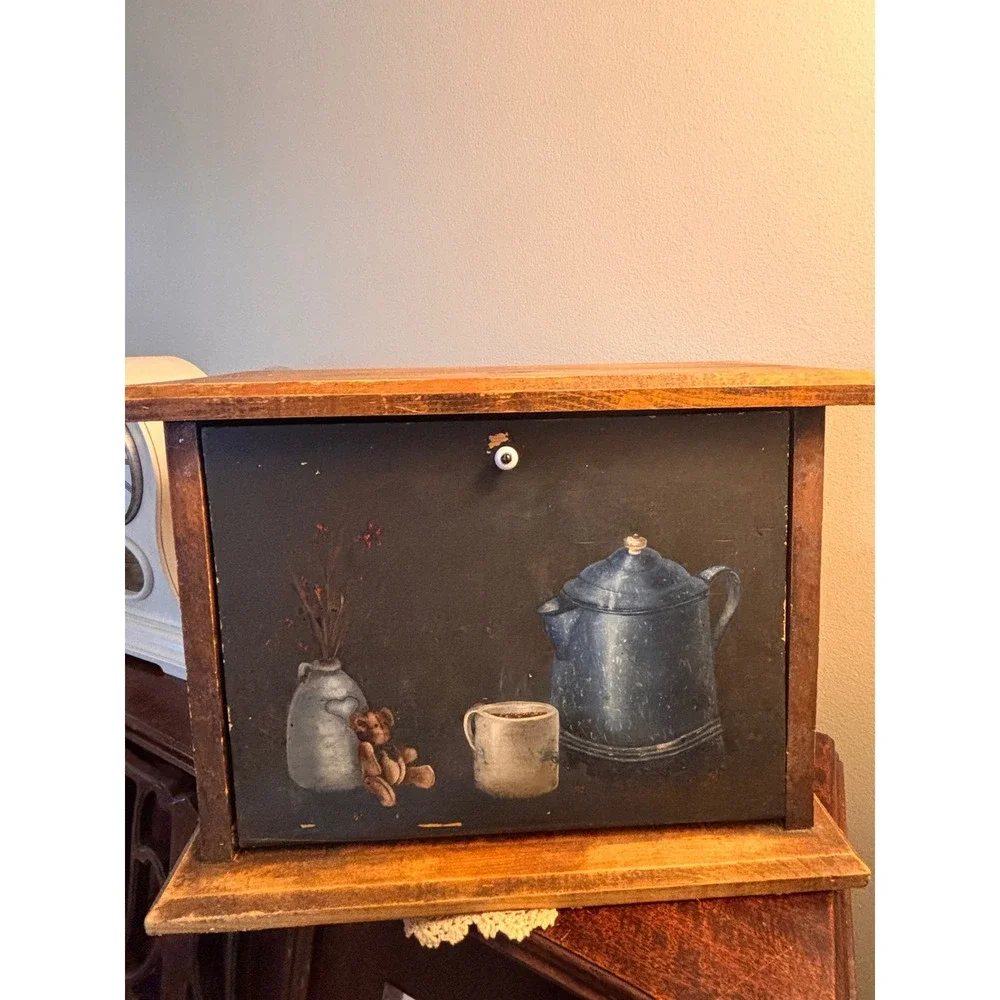 Vintage 1980's handpainted wooden bread box. Country farmhouse cottagecore